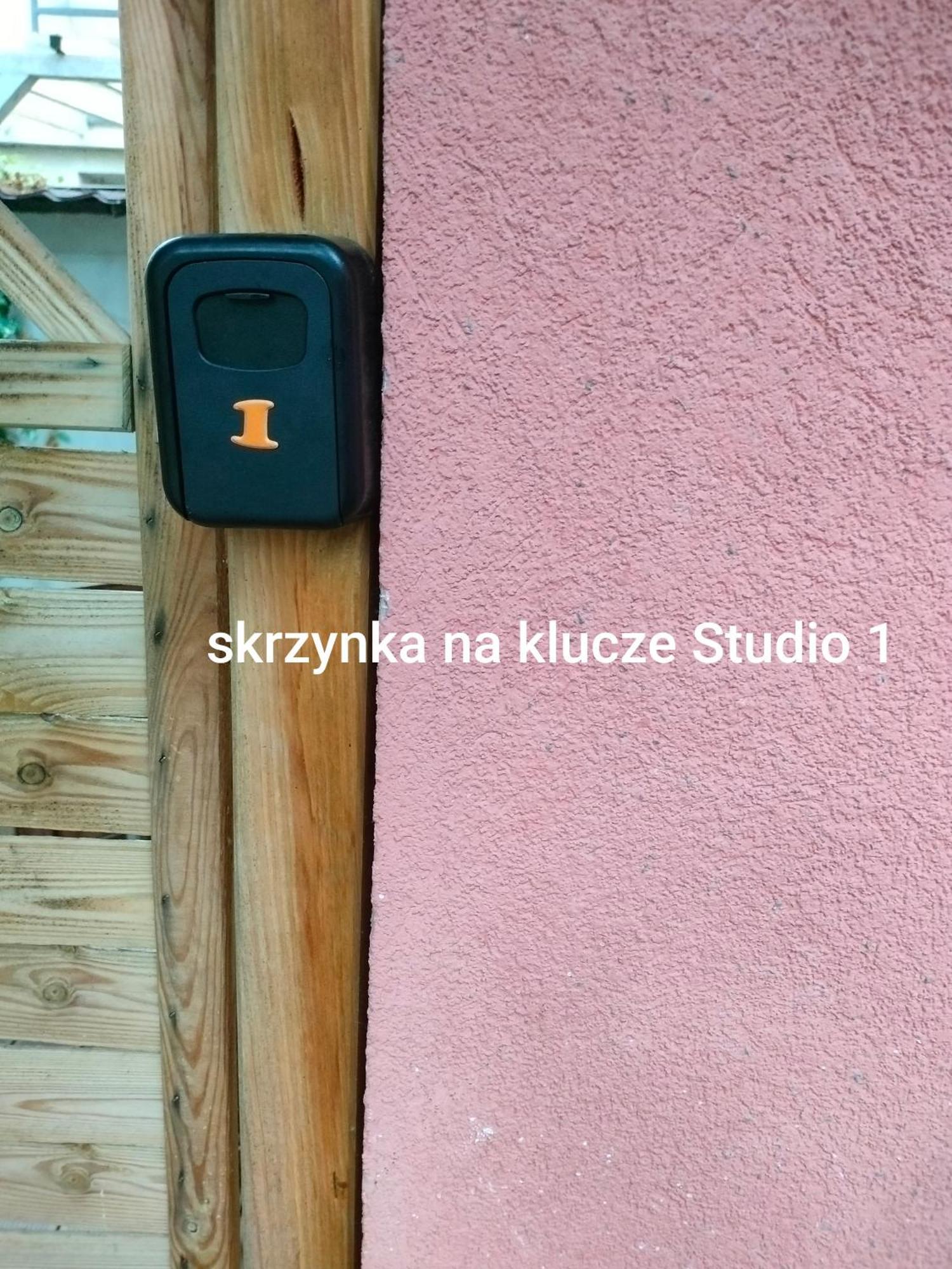 Urocze Studia W Lomiankach, 1- Z Sauna I Tarasem, 2- Z Kominkiem, 3- Ekonomiczne, 7Km Metro Mlociny Warszawa Łomianki Exterior foto